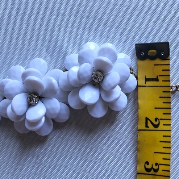 J. Crew Statement Floral Necklace in White - Picture 14 of 16